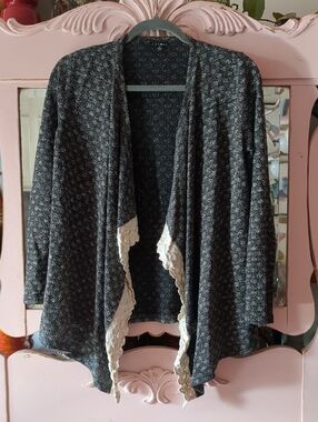 Open-Front Charcoal Knit Cardigan with Cream Lace Trim